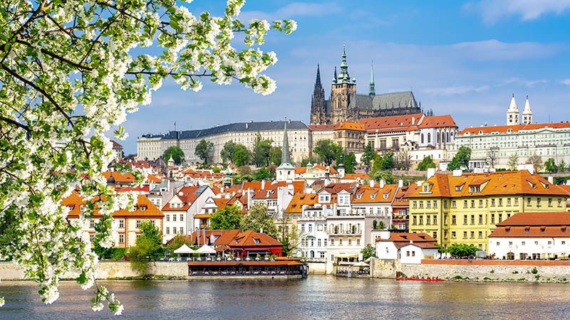 Magiska Prag - Staden med de hundra spirorna